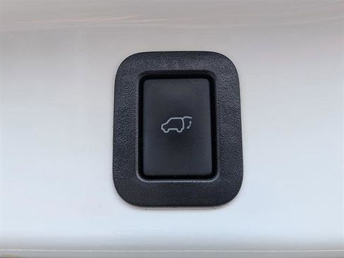 Used 2019 Toyota Highlander XLE image 13