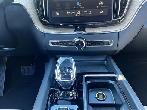 New 2026 Volvo XC60 B5 Plus w/ Protection Package Premier AWD/4WD image 33