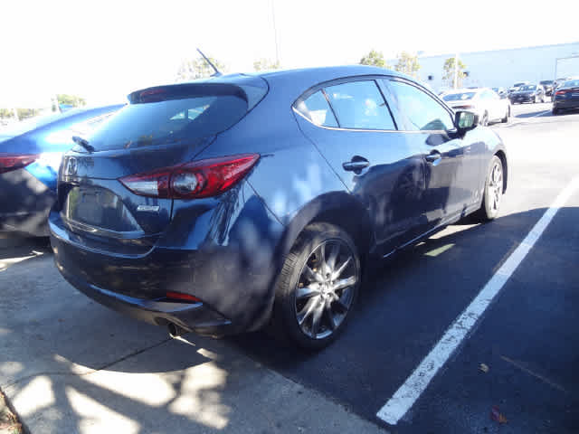 Used 2018 MAZDA MAZDA3 Touring FWD image 4
