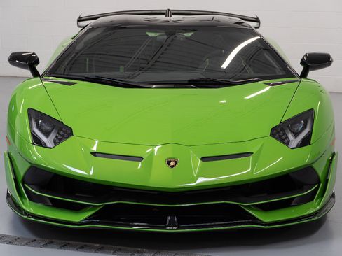 Used 2021 Lamborghini Aventador SVJ AWD/4WD image 3