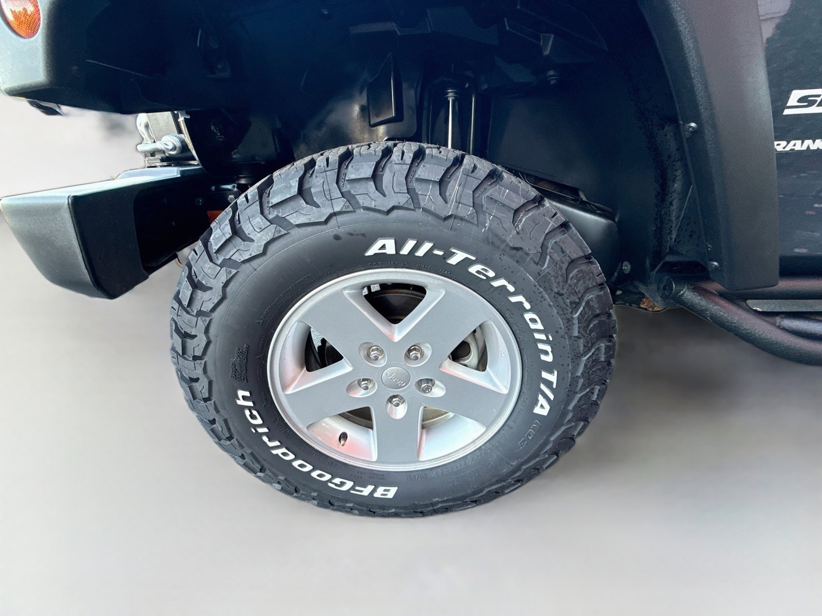 Used 2018 Jeep Wrangler Sport AWD/4WD image 11