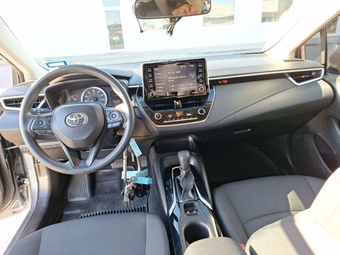 Used 2021 Toyota Corolla LE image 18