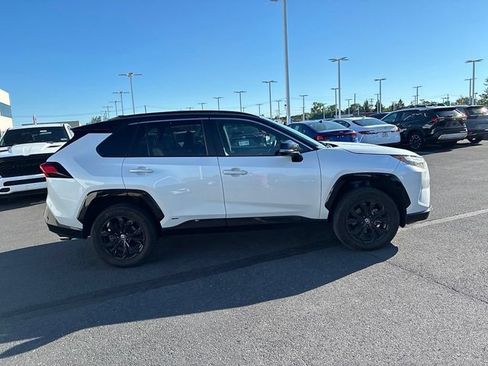 Used 2024 Toyota RAV4 XSE AWD/4WD image 5