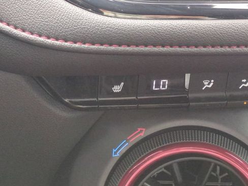 Certified 2023 Chevrolet Blazer RS FWD image 28