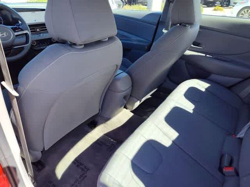 Used 2024 Hyundai Elantra SEL image 16
