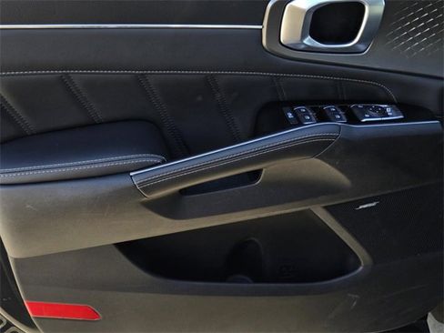 Certified 2021 Kia Sorento SX image 21