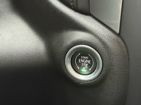 Used 2021 Chevrolet Silverado 2500 LT w/ Convenience Package image 33