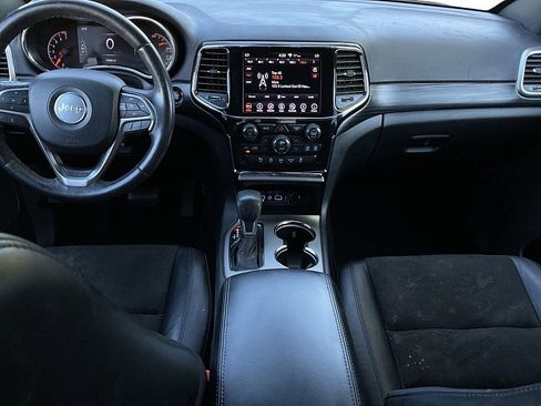 Used 2019 Jeep Grand Cherokee Altitude RWD image 13