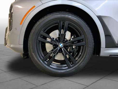 Used 2026 BMW X7 xDrive40i w/ M Sport Package AWD/4WD image 10