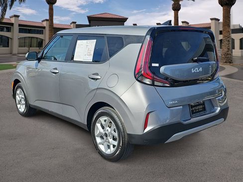 Used 2025 Kia Soul LX FWD image 6