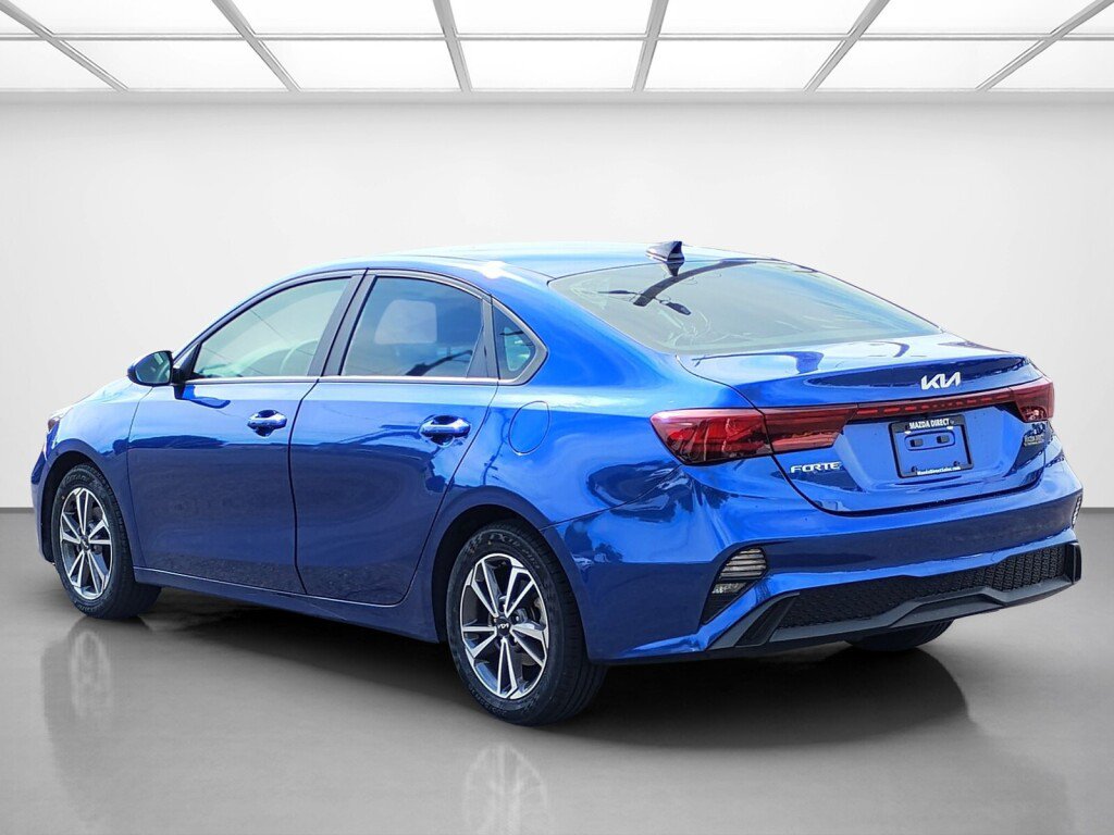 Used 2022 Kia Forte LXS FWD image 3