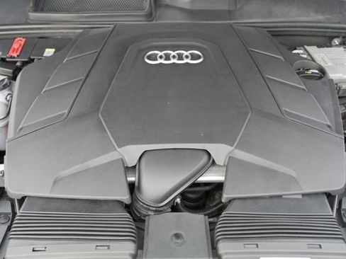 Used 2022 Audi Q7 3.0T Premium AWD/4WD image 29