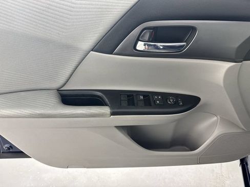 Used 2015 Honda Accord LX image 19