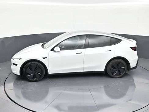 Used 2026 Tesla Model Y Long Range AWD/4WD image 14