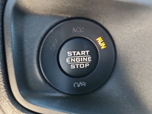 New 2025 Jeep Gladiator Willys image 31