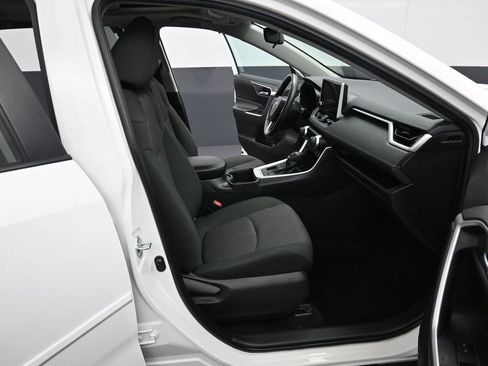 Certified 2024 Toyota RAV4 XLE w/ Convenience Package image 34