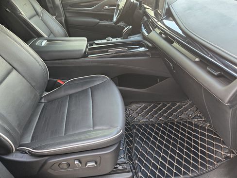 Used 2023 Cadillac Escalade ESV Sport w/ LPO, ONYX Package image 9