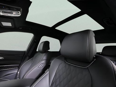 Used 2025 Genesis GV70 3.5T Sport w/ Sport Prestige Package image 14