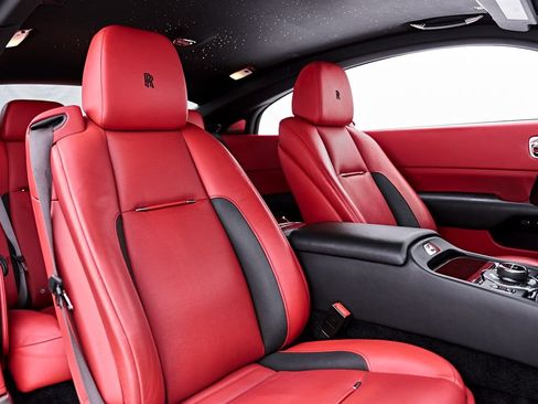 Used 2018 Rolls-Royce Wraith RWD image 46