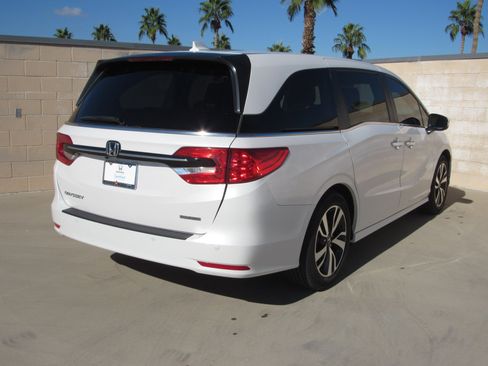 Used 2023 Honda Odyssey Touring image 5