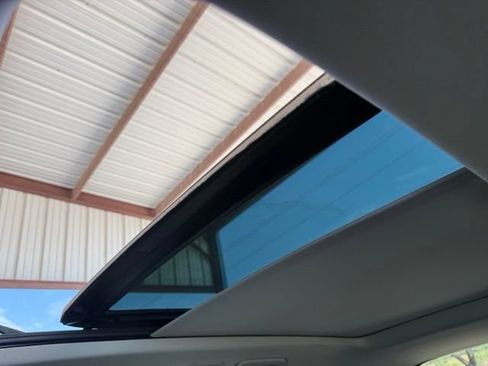 Used 2023 Volkswagen Taos SE w/ Panoramic Sunroof Package AWD/4WD image 22