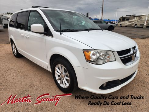 Used 2019 Dodge Grand Caravan SXT FWD image 1