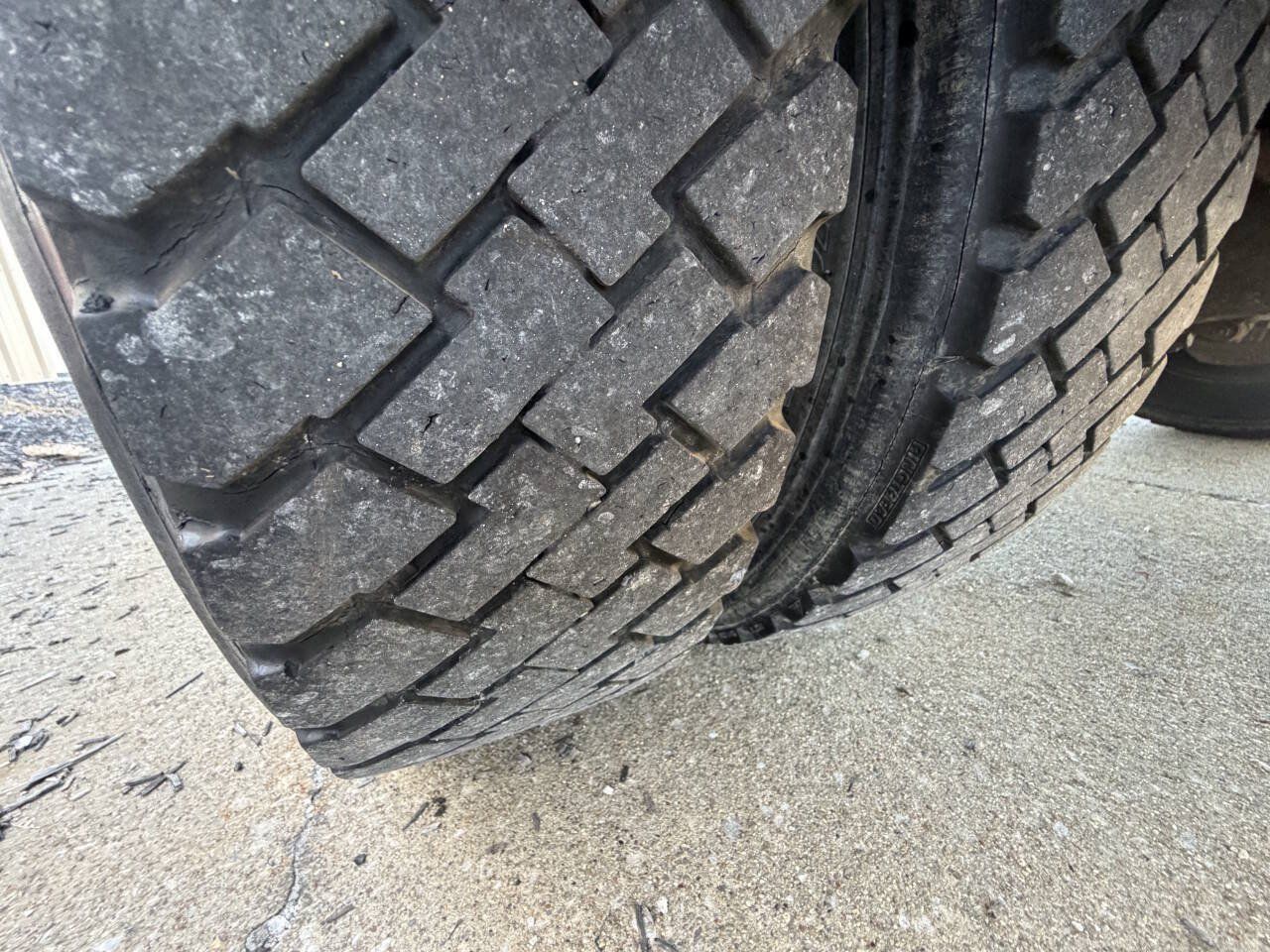 Used 2014 Ford F550 4x4 Regular Cab Super Duty image 13