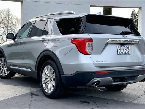 Used 2020 Ford Explorer Limited w/ Class III Trailer Tow Package image 12