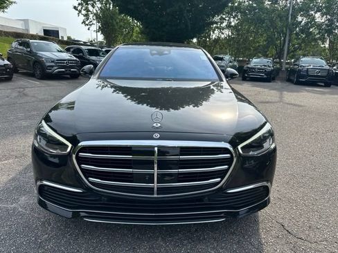 Used 2025 Mercedes-Benz S 580e 4MATIC Sedan image 2