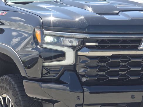 Used 2025 Chevrolet Silverado 1500 ZR2 AWD/4WD image 9
