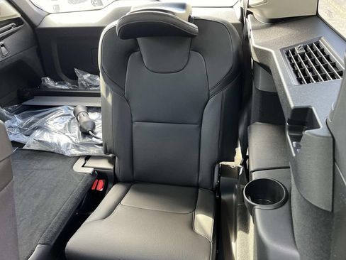 Used 2025 Volvo XC90 T8 Core w/ Protection Package Premier image 19