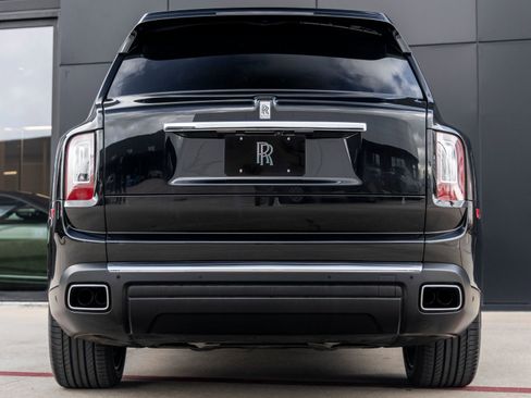 Used 2021 Rolls-Royce Cullinan image 10