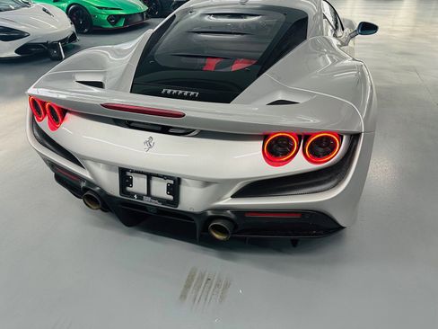 Used 2022 Ferrari F8 Tributo image 3