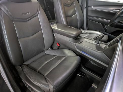 Used 2019 Cadillac XT5 Luxury image 32