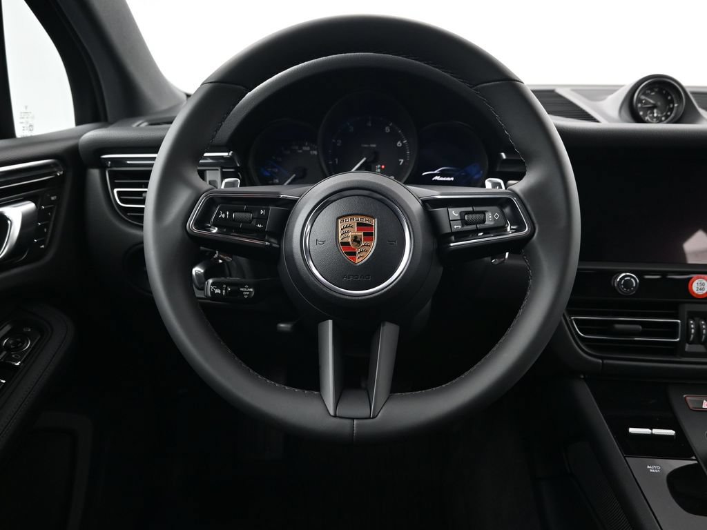 Used 2026 Porsche Macan AWD/4WD image 13