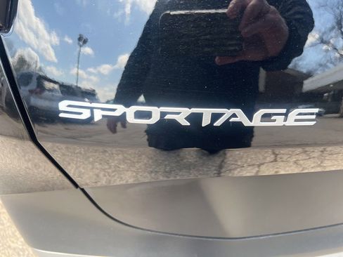 Used 2023 Kia Sportage EX image 31
