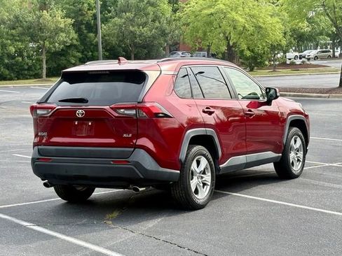 Used 2019 Toyota RAV4 XLE FWD image 7