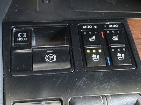 Used 2022 Lexus RX 350L FWD w/ Premium Package image 34