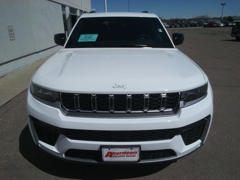 New 2026 Jeep Grand Cherokee Limited AWD/4WD image 3