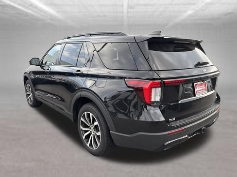 Used 2025 Ford Explorer ST-Line AWD/4WD image 3