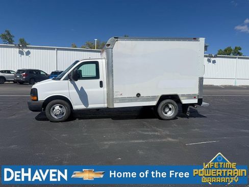 Used 2015 Chevrolet Express 3500 RWD image 3