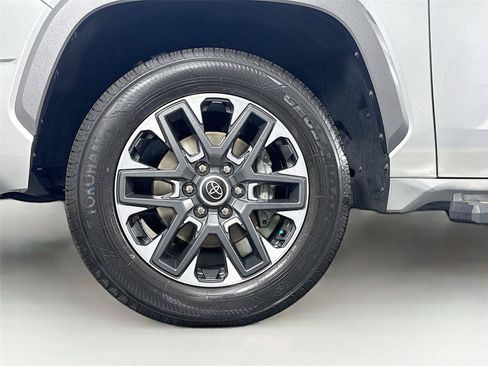 Used 2023 Toyota Tundra Limited w/ Power Package RWD image 12