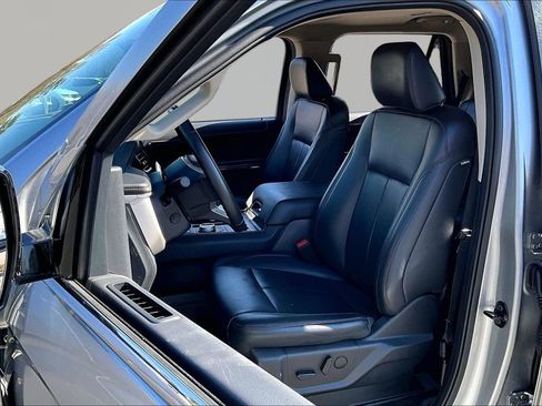 Used 2024 Ford Expedition XLT image 15