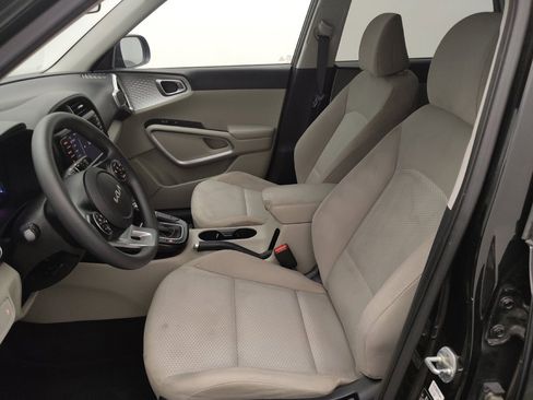 Used 2022 Kia Soul LX FWD image 17