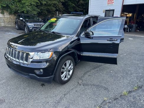 Used 2012 Jeep Grand Cherokee Laredo AWD/4WD image 39