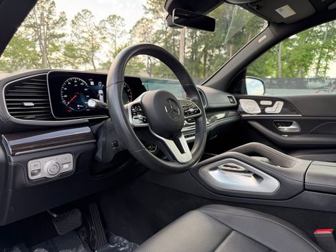 Used 2021 Mercedes-Benz GLS 450 4MATIC image 10