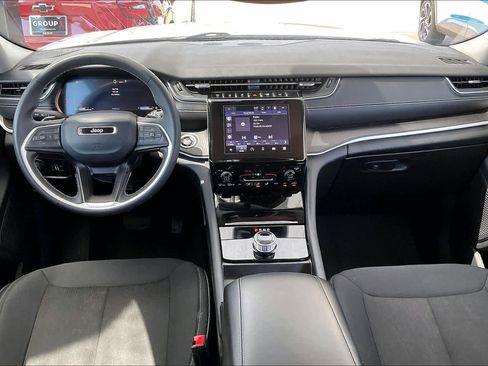 Used 2023 Jeep Grand Cherokee L Laredo image 15