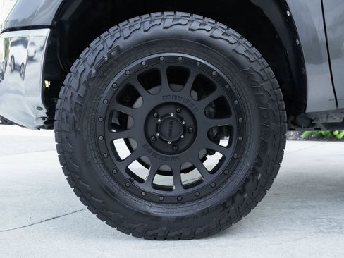 Used 2016 Toyota Tundra SR5 image 14