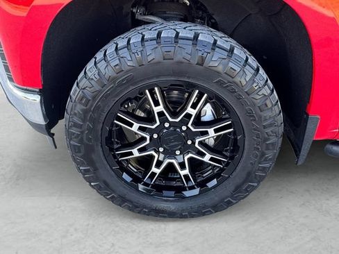 Used 2021 Chevrolet Silverado 1500 LT AWD/4WD image 23