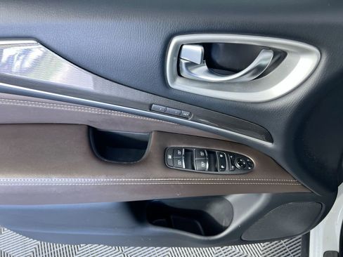 Used 2020 INFINITI QX60 Luxe w/ Essential Package FWD image 14